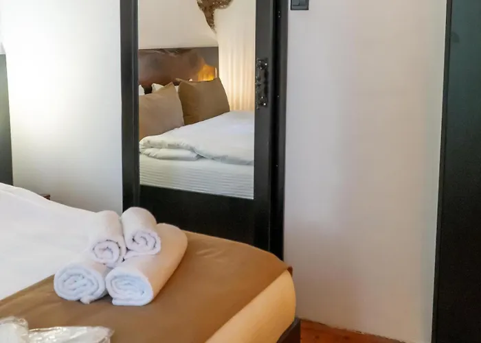 22 Yedia North Turkish Side 酒店 *