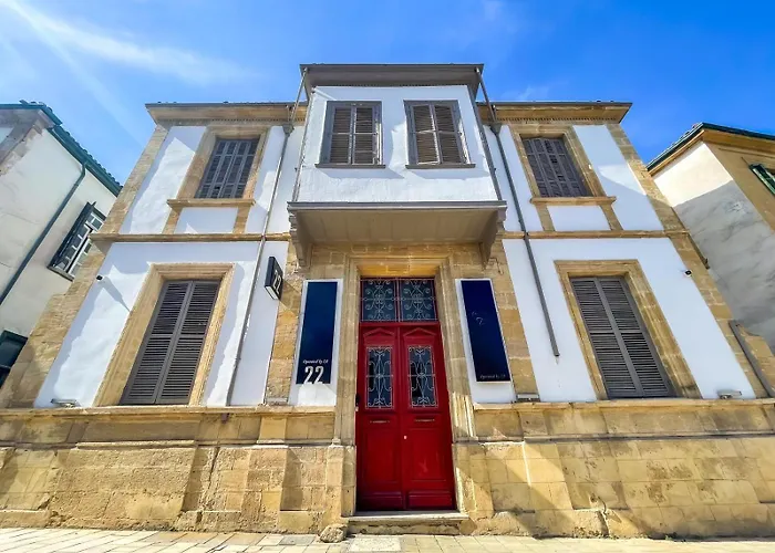 22 Yedia North Turkish Side 酒店 *